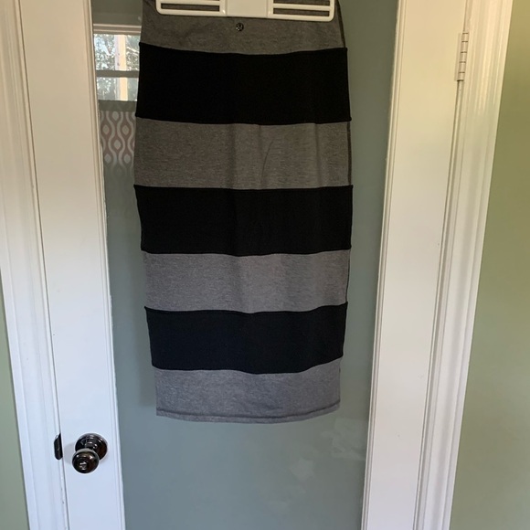 🌸Host  Pick🌸 Lululemon Yoga Over Skirt - Picture 5 of 7